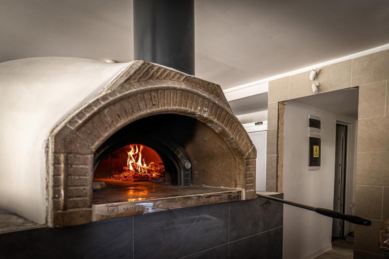 Hotel Pacific Timisoara Luaran gambar
